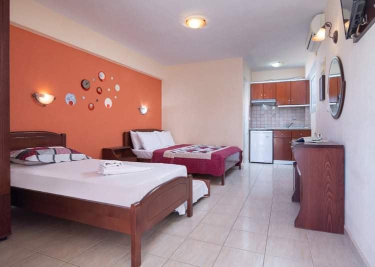 House Aggeliki Hotel คาลามิตซี ภายนอก รูปภาพ