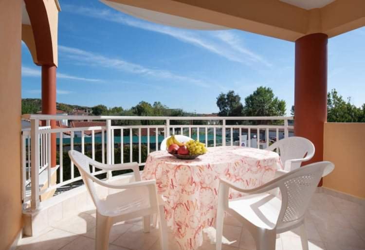 House Aggeliki Hotel คาลามิตซี ภายนอก รูปภาพ